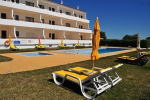 Piscina e praia