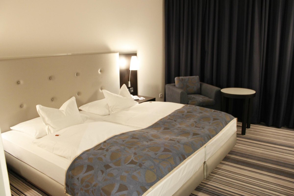 Dorint Hotel Esplanade Jena Rooms: Pictures & Reviews - Tripadvisor