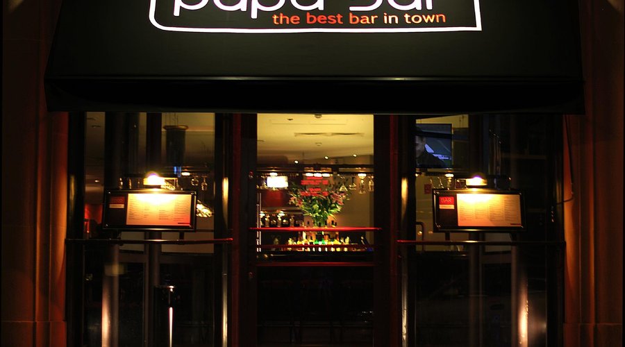 Papa Bar entrance