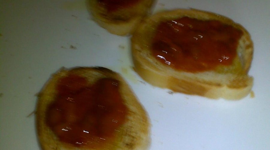 Crostini con bogamari