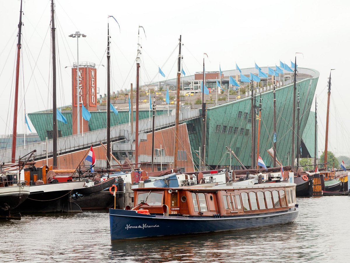black heritage boat tour amsterdam