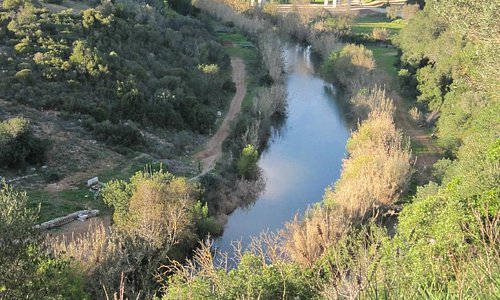 Quateria river from path approaching castle