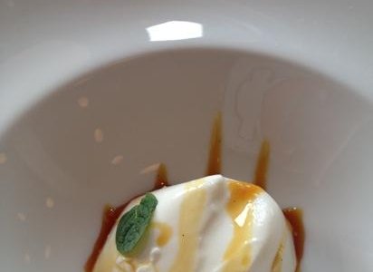 ランチのデザートのパンナコッタ。美味しかった。