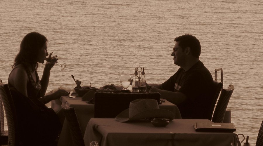 Lunch & dinner with the sea background