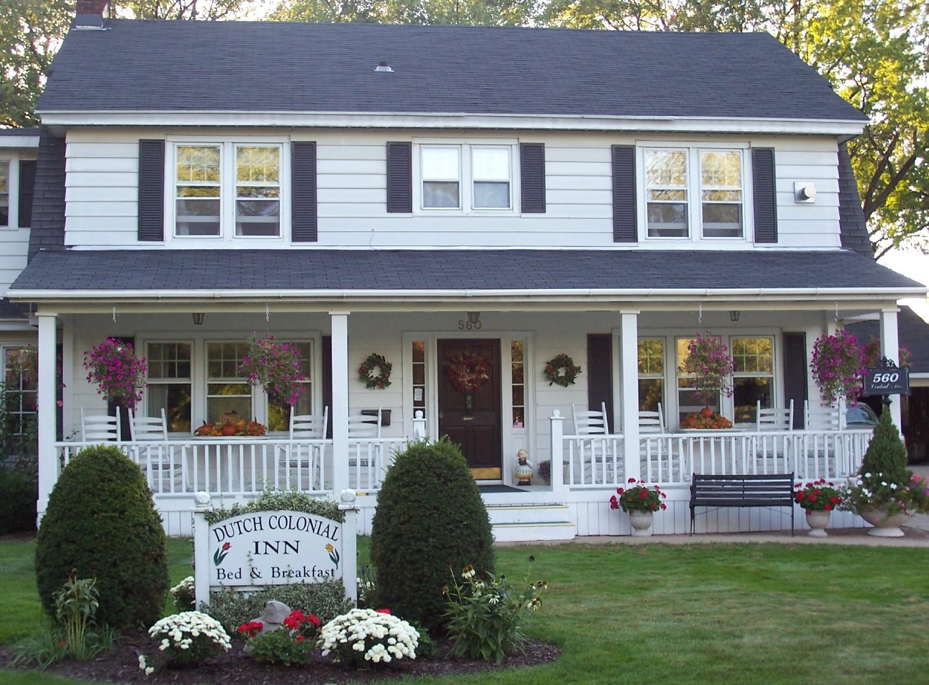 Dutch Colonial Inn by null