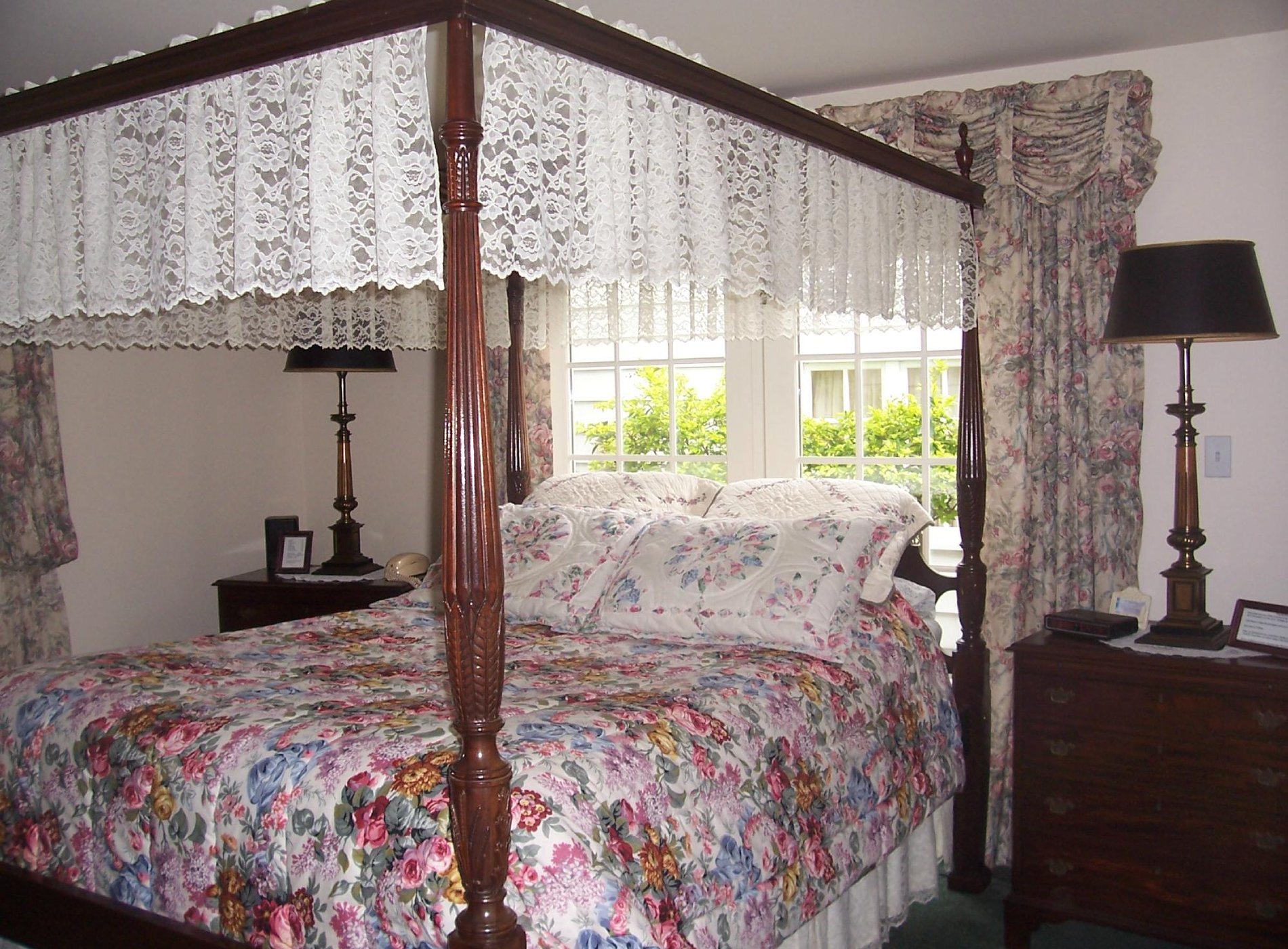 Dutch Colonial Inn by null