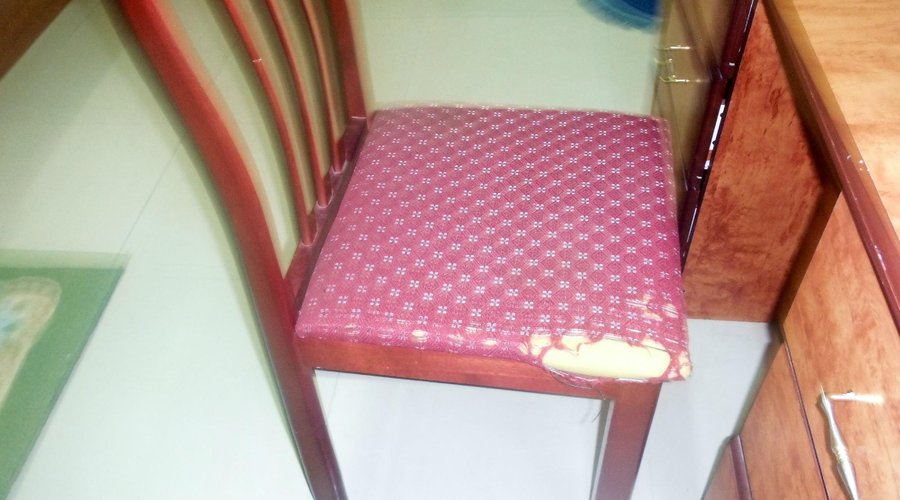 Une chaise, dégradée ... comme les autres