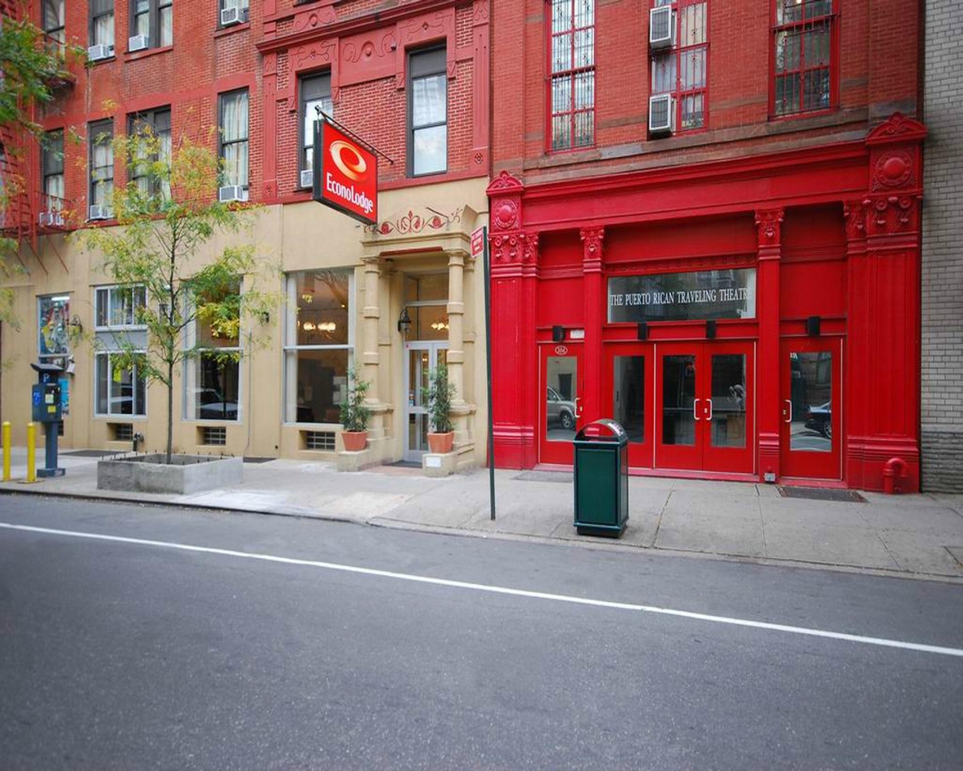 Hotel photo 8 of Econo Lodge Times Square.
