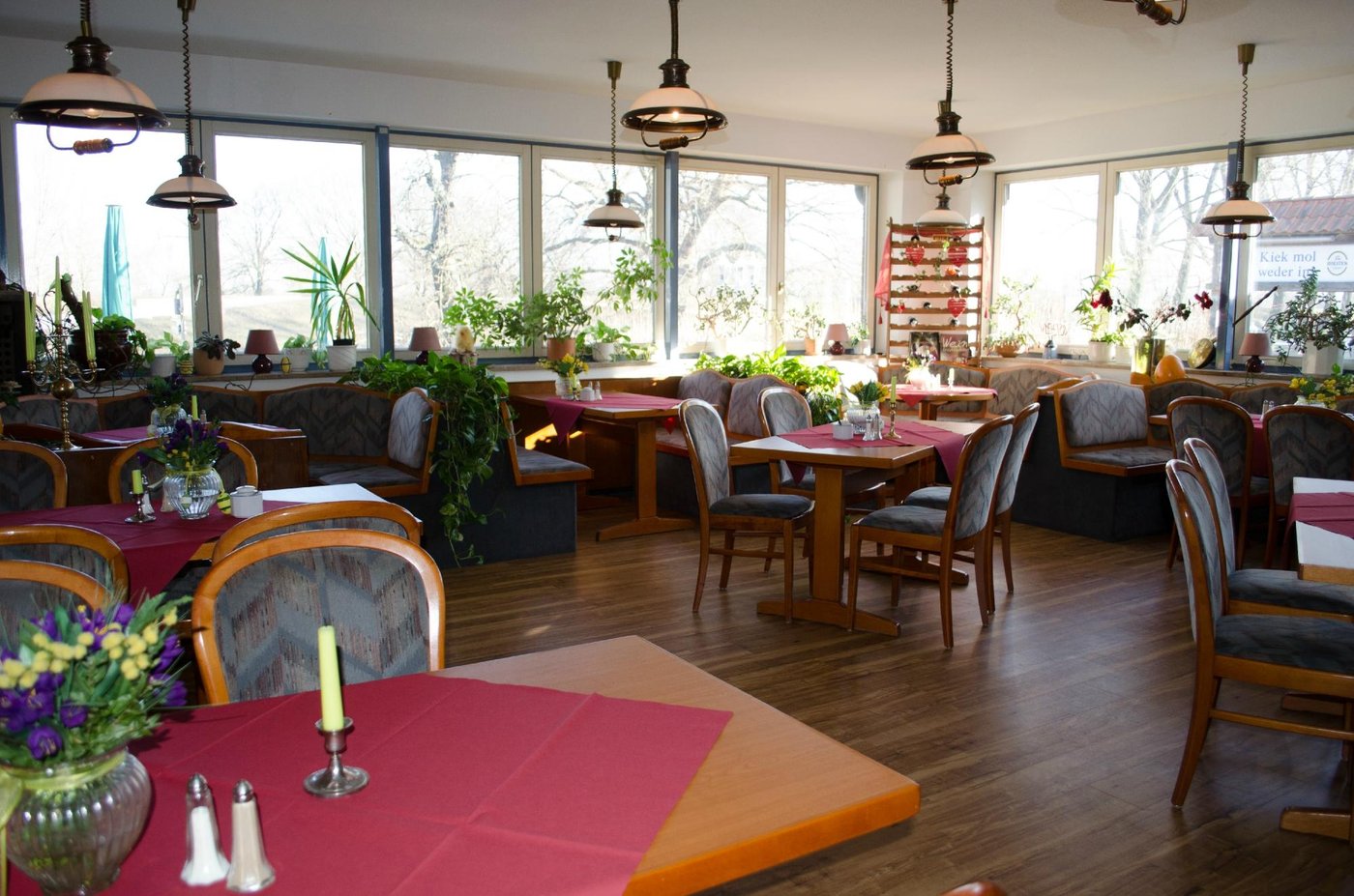 HOTEL RESTAURANT ZUR RENNBAHN - Prices & Reviews (Drage, Germany)