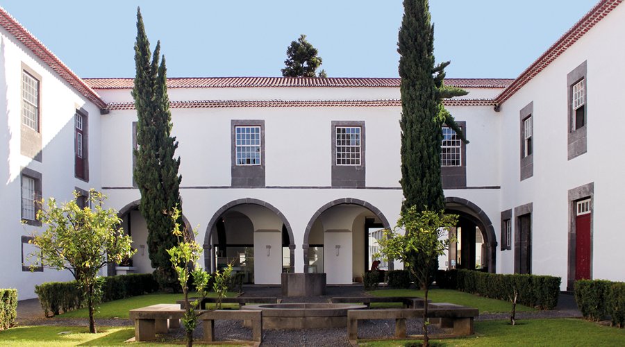 Pátio dos Estudantes, um dos dois pátios do Colégio dos Jesuítas do Funchal.