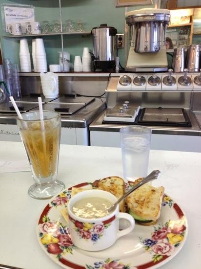 LIPKAS OLD FASHION SODA FOUNTAIN, Montague - Restaurant Reviews, Photos ...