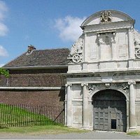 Watergate & Guardhouse with Chapel above (late 17thC)