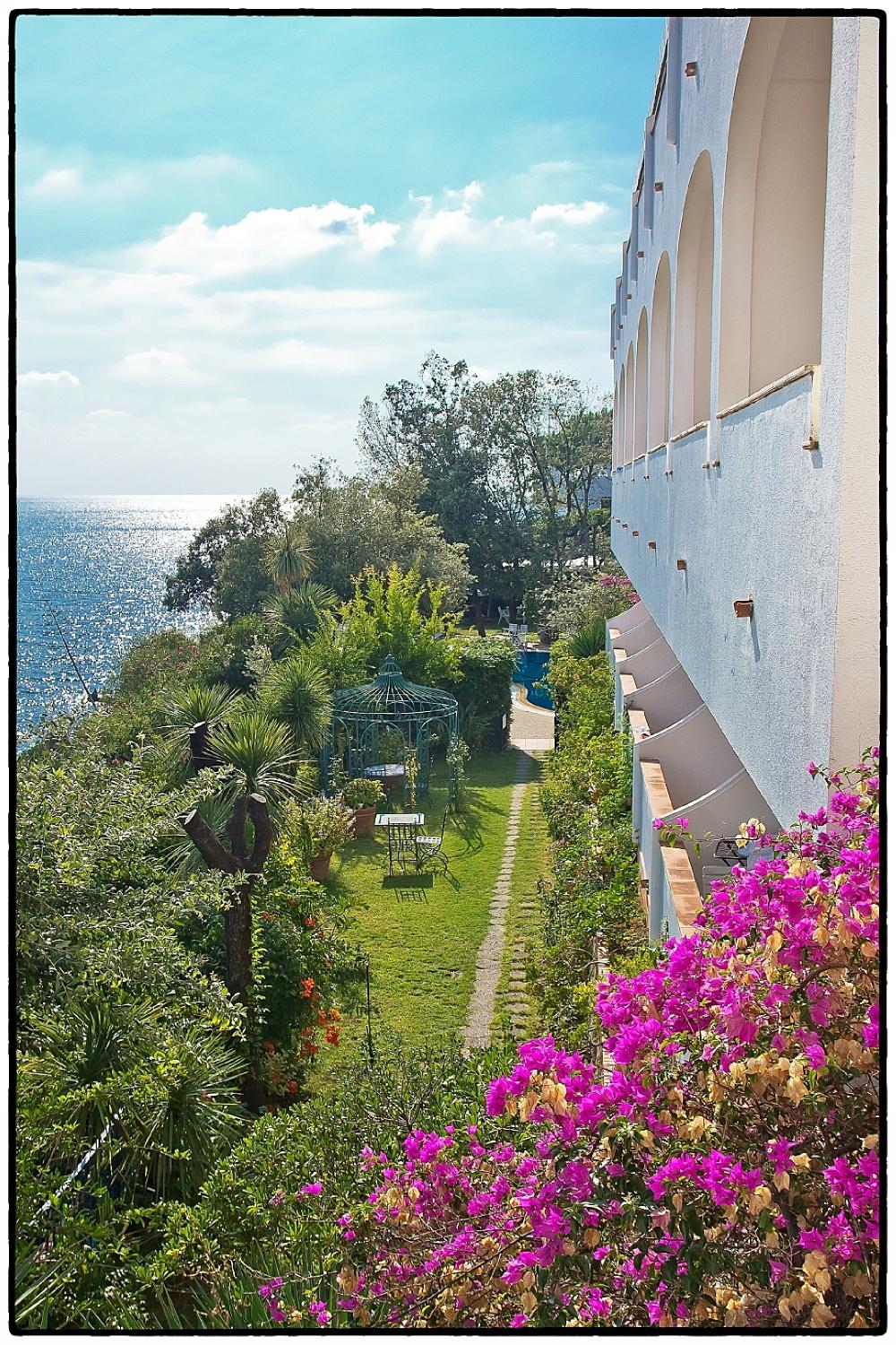 Hotel photo 13 of Grand Hotel De Rose.