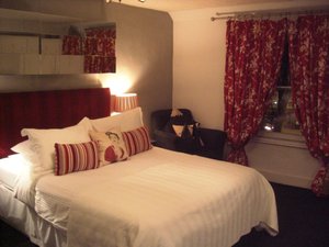 Room & Suite