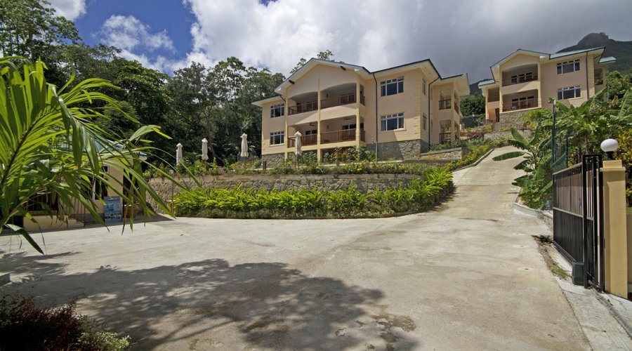 The Palm Seychelles Entrance & Exterior
