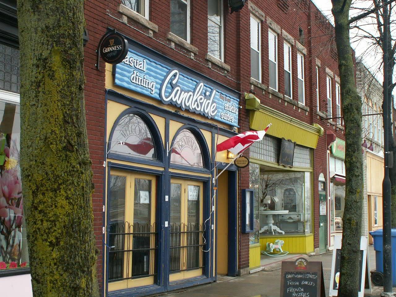 Canalside Restaurant, Inn & Kitchen Store (Port Colborne, Canada