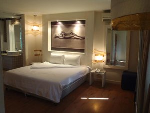 Room & Suite