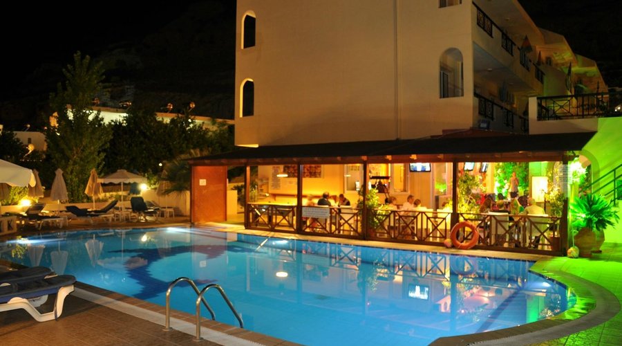 Swimming pool and pool bar