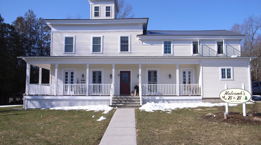 Holcomb's Bed and Breakfast