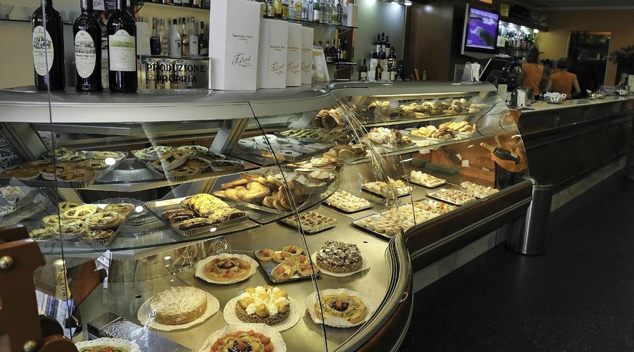Vetrina pasticceria