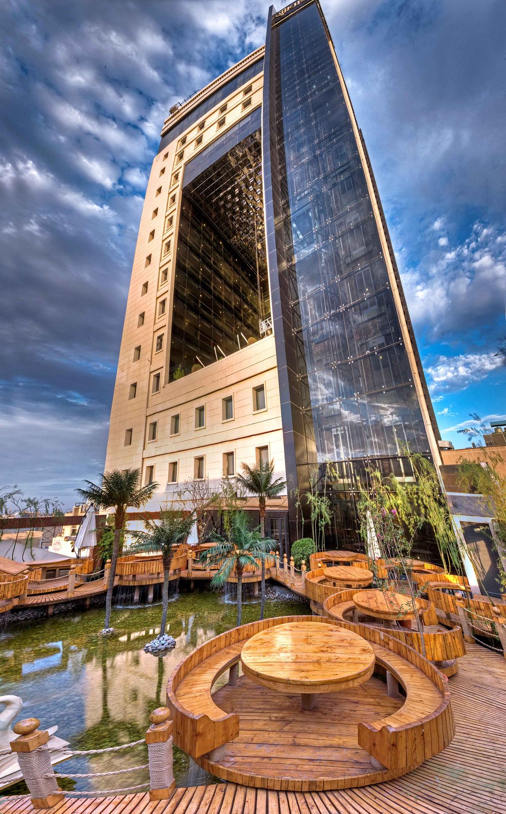 Darvishi Royal Hotel