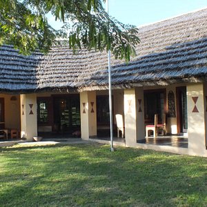 Outside view of patio and diningroom