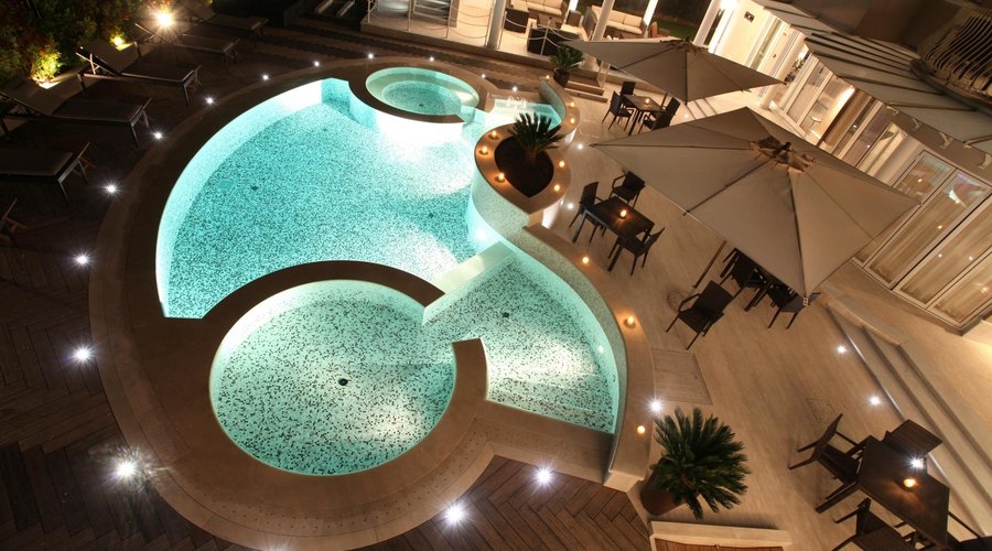 The magnificent outdoor pool