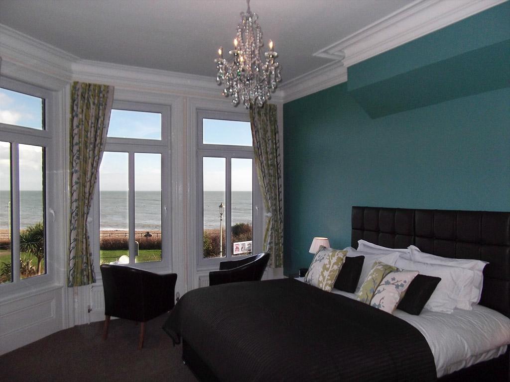 PEBBLE BEACH BED & BREAKFAST - Prices & B&B Reviews (Eastbourne, England)