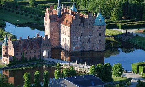 egeskov-castle.jpg