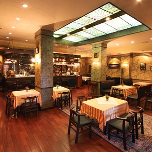 Wine House Restaurant & Bar