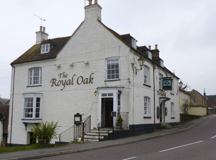 THE ROYAL OAK HOTEL - Updated 2025 Reviews, Photos & Prices