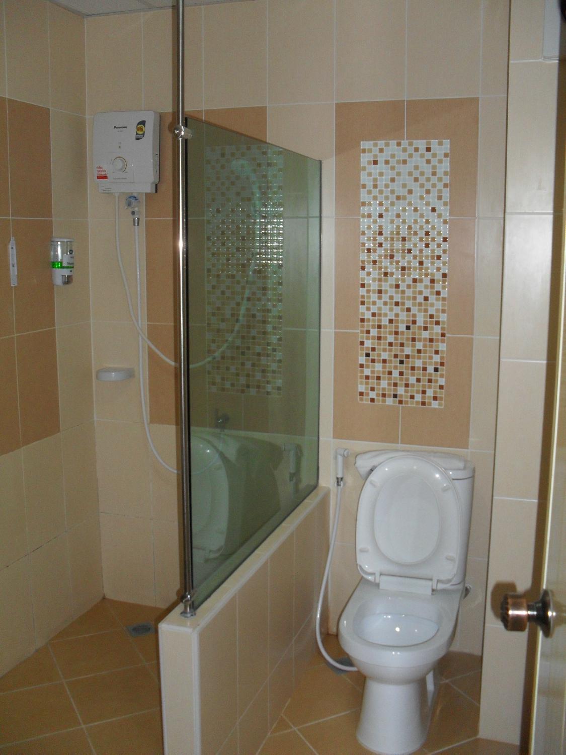 Hotel photo 7 of Poonsook Resident.