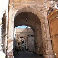 Arco in via Gramsci