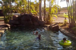 Pool & Beach