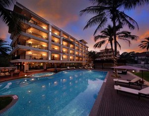 Pool & Beach