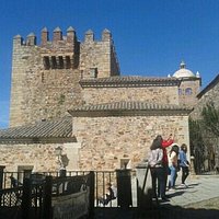 Torre de Bujaco vista desde el Arco de la Estrella