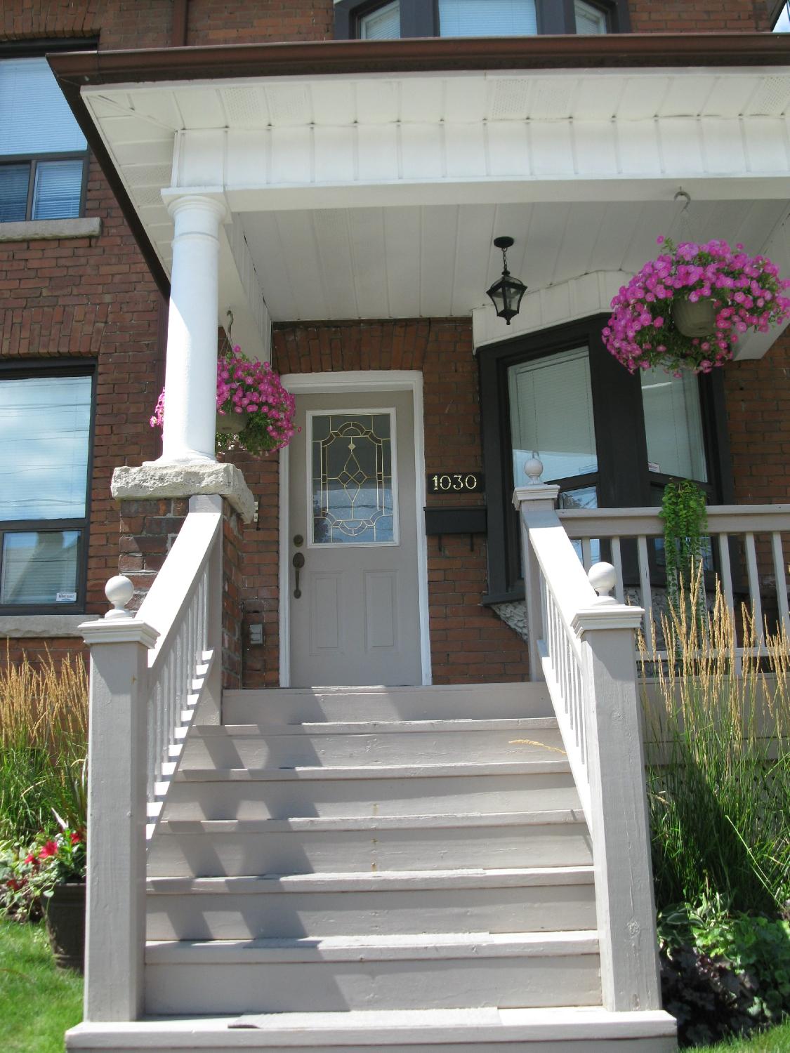 ROSE GARDEN BED AND BREAKFAST - B&B Reviews (Toronto, Ontario)