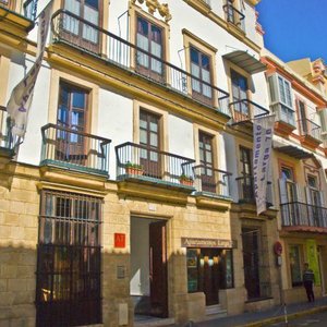 FACHADA DE LARGA 70
