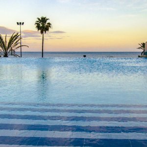 Piscina infinity Hotel Angela - Hotel Angela's Infinity pool HOTEL ANGELA