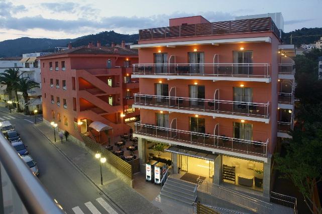 Hotel photo 1 of Tossa Beach Center.