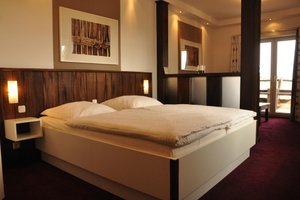 Room & Suite