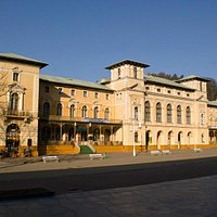 Stary Dom Zdrojowy - widok od strony deptaku