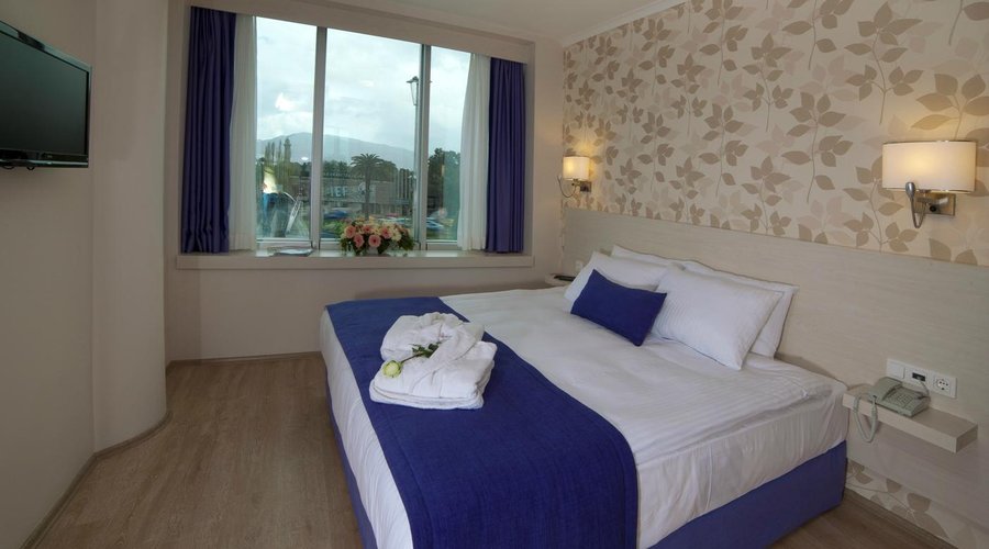 Suite - Bedroom