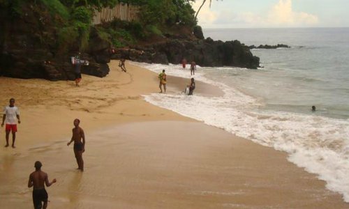 vue de la plage a Moya