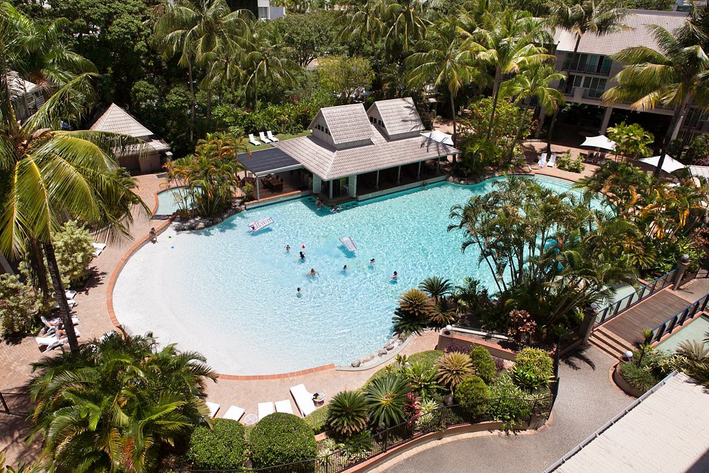 Novotel Cairns Oasis Resort, hotel in Cairns