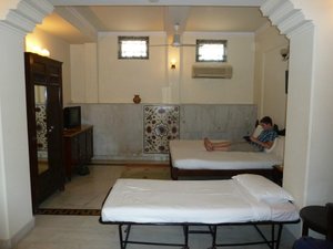 Room & Suite