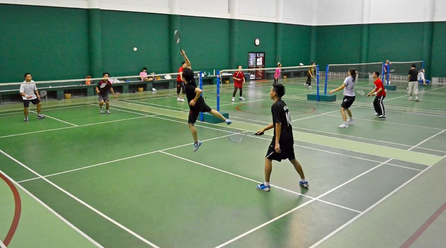 5 Badminton courts