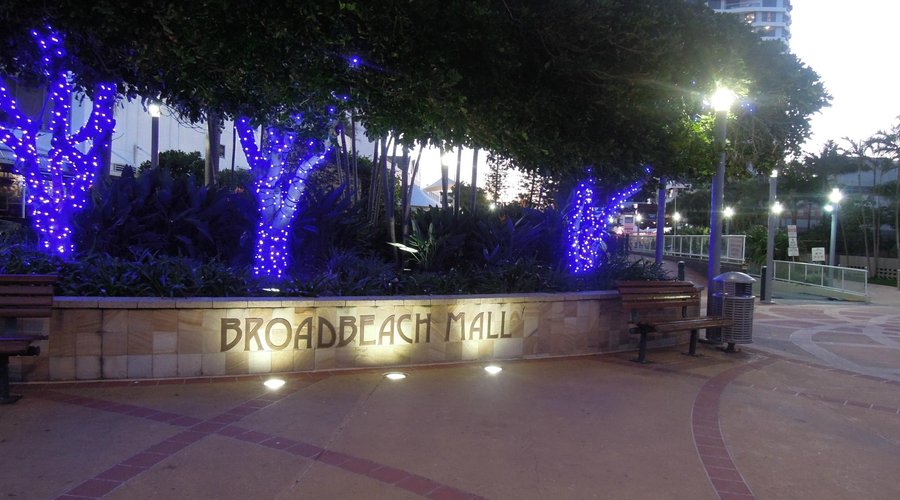 Enjoy the atmosphere in the Broadbeach Mall