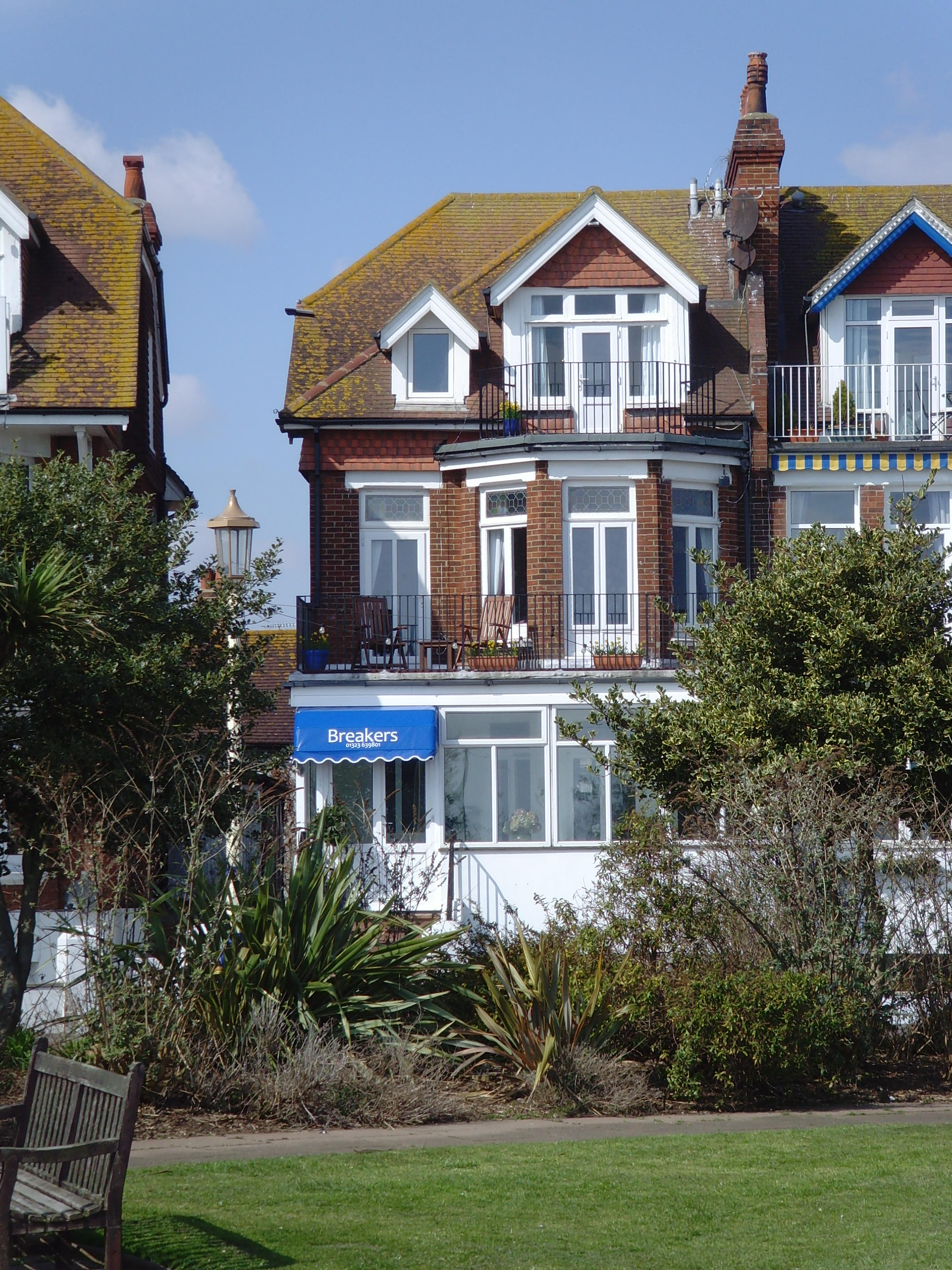 BREAKERS BED & BREAKFAST Desde $1,325 (Eastbourne, Inglaterra ...