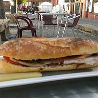 Montadito de Lomo con Pimientos verdes.